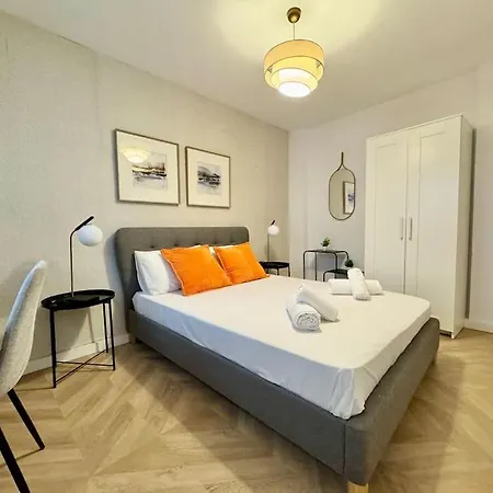 3bd Center Charming Flat Balcony & Parking *
